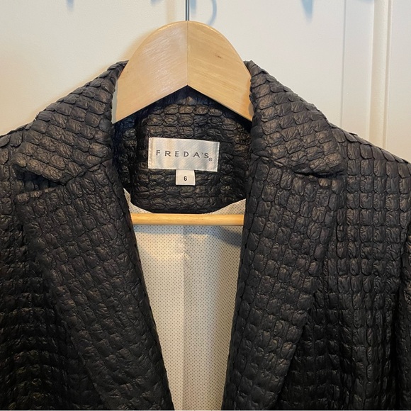 Freda’s made in Canada blazer black - Picture 8 of 10